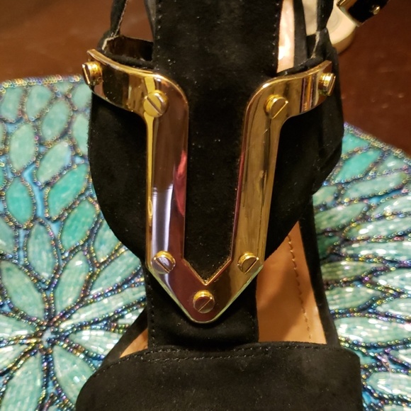 Heels - Picture 5 of 5